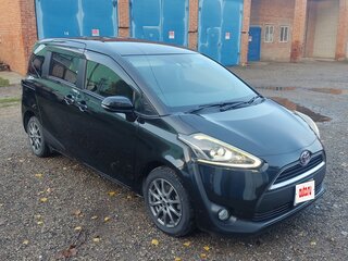 2015 Toyota Sienta II, чёрный, 1430000 рублей, вид 2
