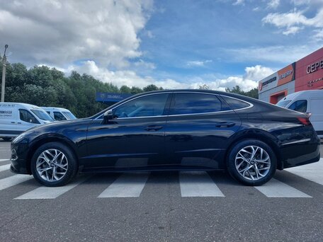 2019 Hyundai Sonata VIII (DN8), чёрный, 2330000 рублей, вид 4