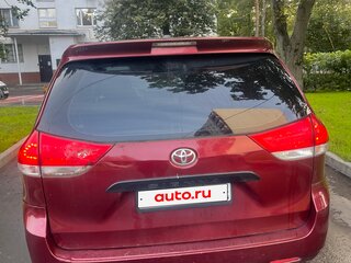 2010 Toyota Sienna III, пурпурный, 2100000 рублей, вид 3
