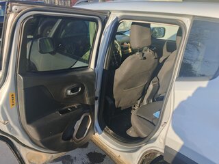 2016 Jeep Renegade I, серебристый, 1500000 рублей, вид 4