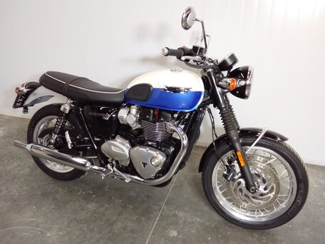 2023 Triumph Bonneville T120, белый, 1277000 рублей, вид 5