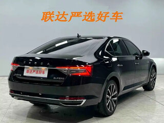 2023 Skoda Superb III Рестайлинг, чёрный, 1850888 рублей, вид 4