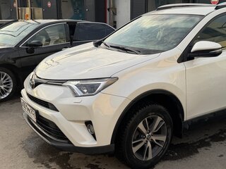 2017 Toyota RAV4 IV (XA40) Рестайлинг, белый, 2200000 рублей, вид 2