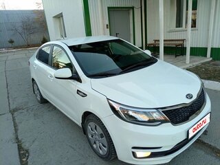 2016 Kia Rio III Рестайлинг, белый, 870000 рублей, вид 4