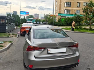 2020 Lexus IS 300 III Рестайлинг, золотистый, 2650000 рублей, вид 4