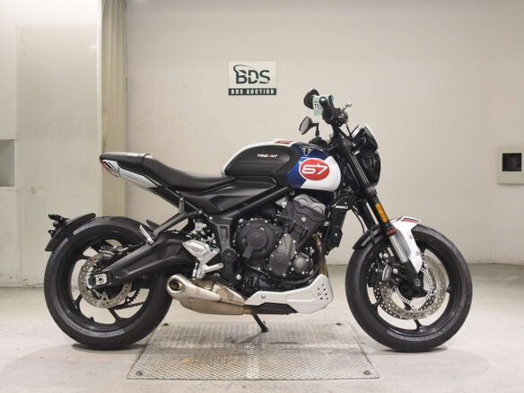 2024 Triumph Trident 660, белый, 490300 рублей