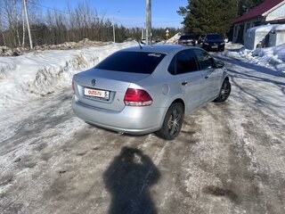2013 Volkswagen Polo V, серебристый, 850000 рублей, вид 3