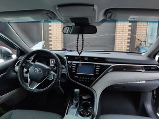 2017 Toyota Camry US Market VIII (XV70), серый, 1850000 рублей, вид 4