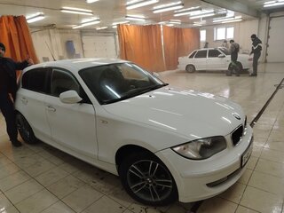 2009 BMW 1 серии 116i I (E81/E82/E87/E88) Рестайлинг, белый, 720000 рублей, вид 1
