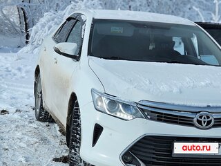 2018 Toyota Camry VII (XV50) Рестайлинг 2, белый, 2300000 рублей, вид 3