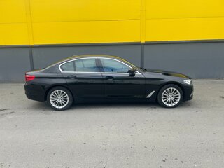 2019 BMW 5 серии 520i VII (G30/G31/G38), чёрный, 3150000 рублей, вид 2