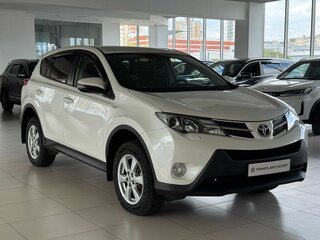 2013 Toyota RAV4 IV (XA40), белый, 1815000 рублей, вид 3
