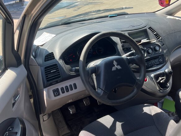 2006 Mitsubishi Grandis I, серебристый, 580000 рублей - вид 12