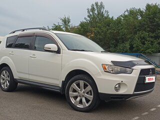 2012 Mitsubishi Outlander II Рестайлинг, белый, 1550000 рублей, вид 1