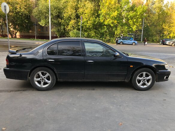 1995 Nissan Maxima IV (A32), чёрный - вид 3