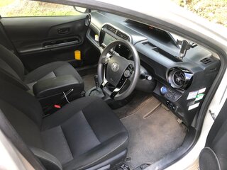 2019 Toyota Aqua I Рестайлинг 2, серебристый, 1500000 рублей, вид 4
