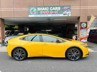 2023 Toyota Prius V (XW60), жёлтый, 3150000 рублей, вид 3