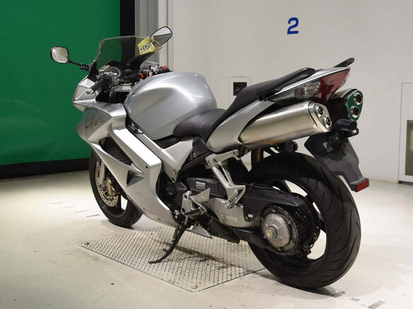 2007 Honda VFR 800, серебристый, 458777 рублей - вид 5