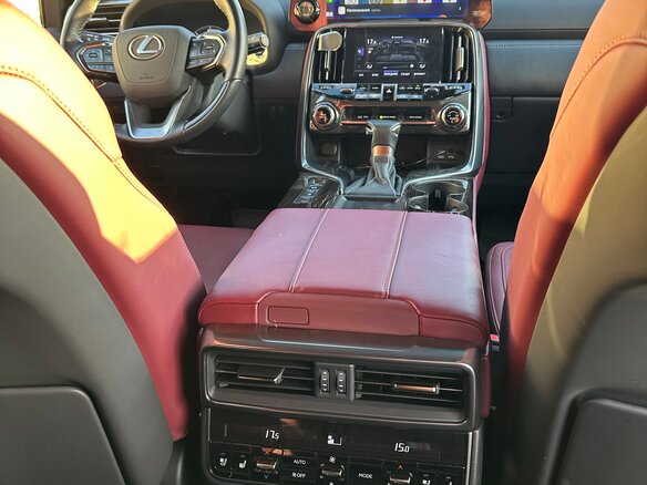 2023 Lexus LX 500d IV, чёрный, 15500000 рублей - вид 11