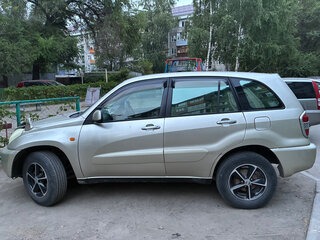 2002 Toyota RAV4 II (XA20), бежевый, 650000 рублей, вид 2