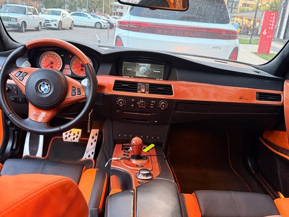 2005 BMW M5 IV (E60/E61), оранжевый, 4000000 рублей - вид 28