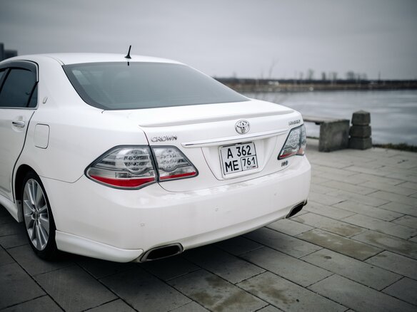 2009 Toyota Crown XIII (S200), белый, 1880000 рублей - вид 4