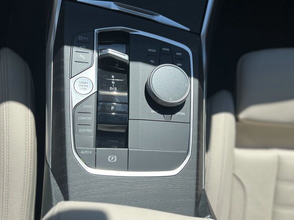 2022 BMW 3 серии M340i xDrive VII (G2x) Рестайлинг, красный, 8200000 рублей - вид 26