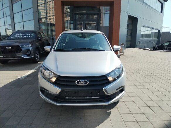 2026 Lada (ВАЗ) Granta I Рестайлинг, серебристый, 1088000 рублей - вид 1