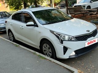 2020 Kia Rio IV Рестайлинг, белый, 1150000 рублей, вид 5