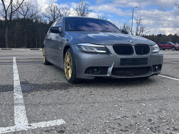 2009 BMW 3 серии 325i V (E90/E91/E92/E93) Рестайлинг, серый, 1350000 рублей - вид 1