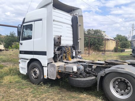 2000 Mercedes-Benz Actros, белый, 2800000 рублей, вид 2