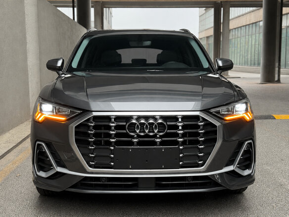 2022 Audi Q3 35 TFSI II (F3), серый, 2540000 рублей - вид 1