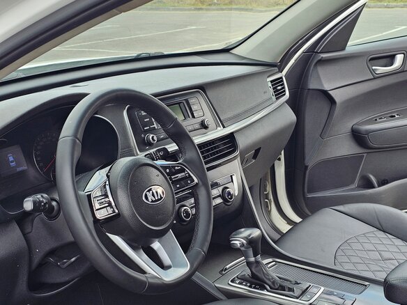 2018 Kia Optima IV Рестайлинг, белый, 1350000 рублей - вид 10