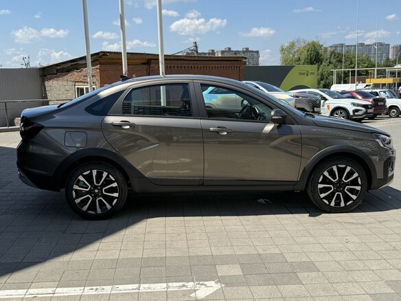 2026 Lada (ВАЗ) Vesta Cross I Рестайлинг (NG), коричневый, 1838000 рублей - вид 3