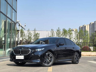 2025 BMW 5 серии 525i VIII (G60/G61/G68), чёрный, 5489570 рублей, вид 1