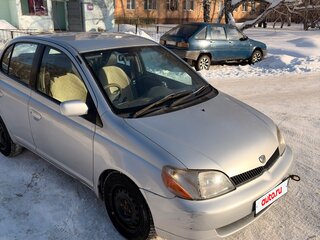 2002 Toyota Platz, серебристый, 370000 рублей, вид 2