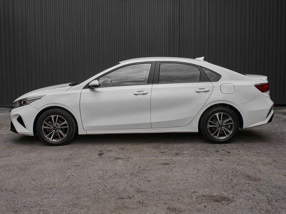 2021 Kia K3 II Рестайлинг, белый, 1725000 рублей - вид 7
