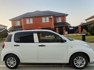 2019 Toyota Passo III Рестайлинг, белый, 940000 рублей, вид 4