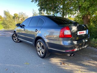 2011 Skoda Octavia II (A5) Рестайлинг, серый, 850000 рублей, вид 3