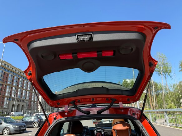 2019 Mini Hatch Cooper S III (F55/F56) Рестайлинг, оранжевый, 3050000 рублей - вид 18