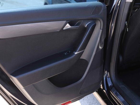 2014 Volkswagen Passat B7, чёрный, 1125823 рублей - вид 15