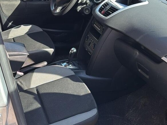 2008 Peugeot 207 I, серебристый, 370000 рублей - вид 4