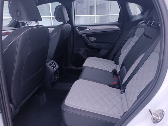 2024 Volkswagen Tayron X I Рестайлинг, белый, 5000000 рублей - вид 6