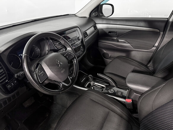 2018 Mitsubishi Outlander III Рестайлинг 2, белый - вид 8