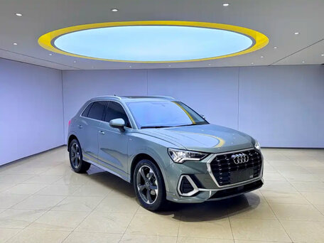 2023 Audi Q3 35 TFSI II (F3), серебристый, 3000000 рублей, вид 3