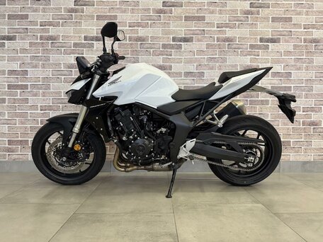 2025 Honda CB 1000 Hornet, белый, 1275000 рублей, вид 3
