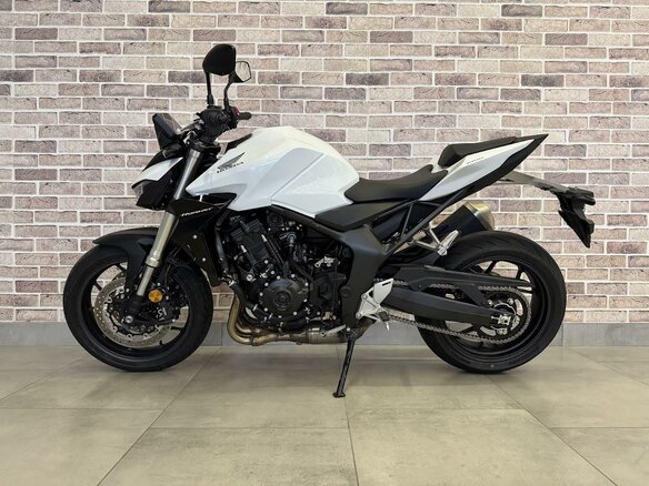 2025 Honda CB 1000 Hornet, белый, 1275000 рублей - вид 2