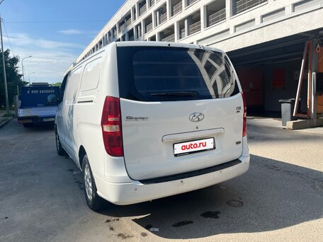 2012 Hyundai Grand Starex, белый, 900000 рублей, вид 4