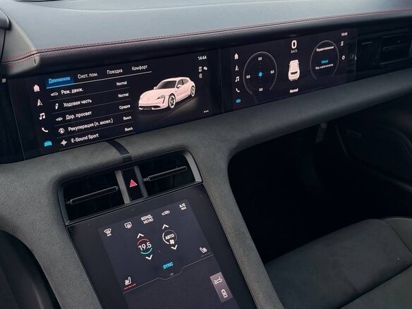 2022 Porsche Taycan GTS Sport Turismo I, красный, 11990000 рублей - вид 17