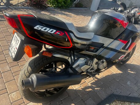 1992 Honda CBR 600F, красный, 330000 рублей, вид 5